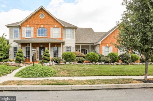 2209 Canterbury Dr, Navy Sup Dpt, PA 17055-5771