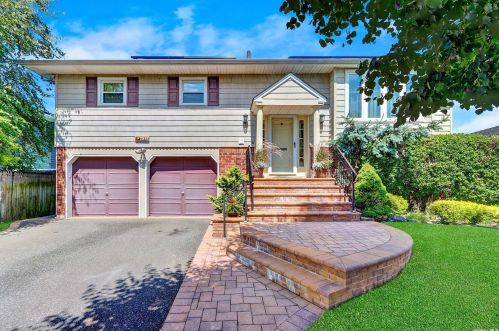 2941 Seaford Ct, North Wantagh, NY 11793-4603