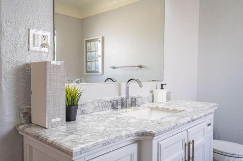 2111 Eucalyptus Ave, Long Beach CA  90806-4518 exterior