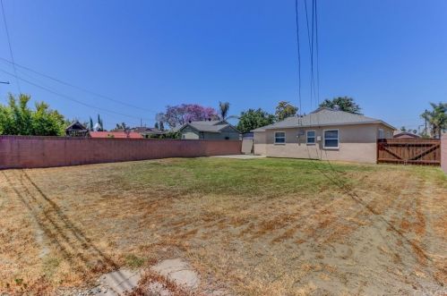9122 Olive St, Bellflower CA  90706-4518 exterior