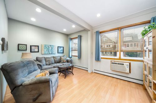 123 28th St, Bayonne, NJ 07002-1852