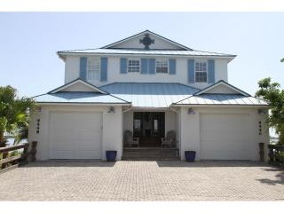 9440 52nd Ct, Sebastian, FL 32958-6326