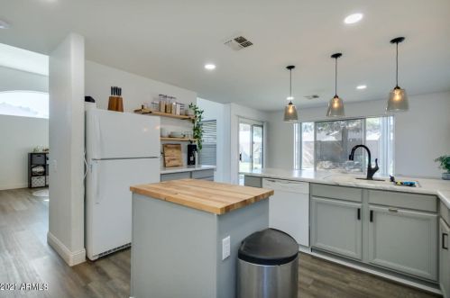 28 Birch St, Gilbert, AZ 85233-5436