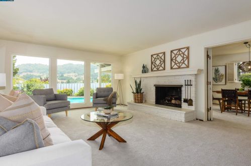 180 Ardith Ct, Orinda, CA 94563-4345