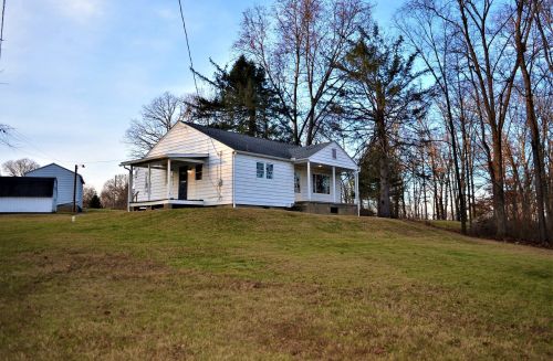 74 Audubon Dr, Zanesville, OH 43701-6117