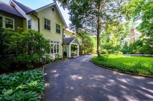 9 Winslow Rd, White Plains, NY 10606-3509