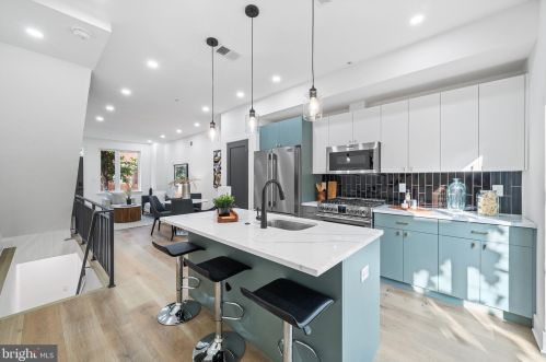 734 Dudley St, Philadelphia PA 19148-2340 exterior