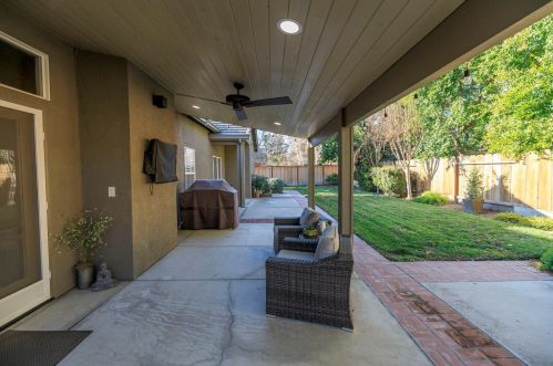 1955 Tuolumne Rd, Turlock CA  95382-8912 exterior