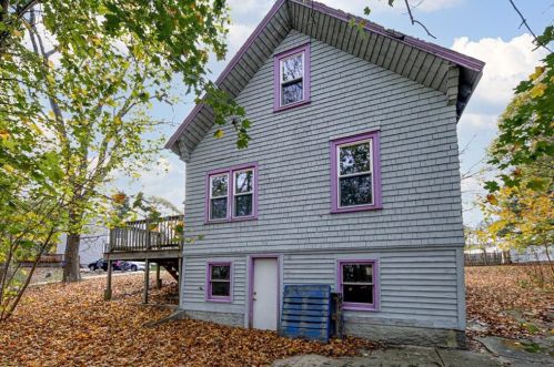 12 Vireo St, North Providence RI  02904-4724 exterior