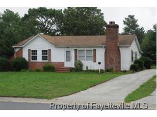 1833 Wayne Ln, Fayetteville, NC 28304-1534