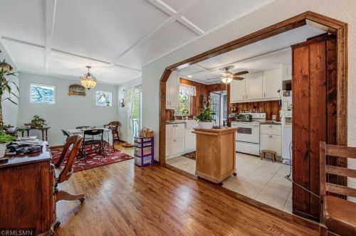 1524 Mendelssohn Ave, Minneapolis MN  55427-3721 exterior