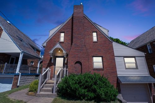 3936 Dalewood St, Pittsburgh, PA 15227-3424