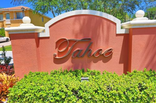 4291 Lake Lucerne Cir, West Palm Beach, FL 33409-7864