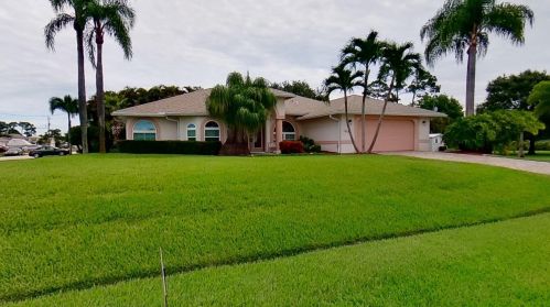 1093 Jericho Ave, Fort Pierce, FL 34953-7216