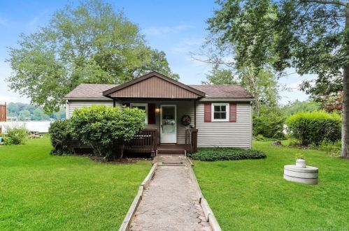 7 Lk Shr Dr, Exeter CT 06249-1934 exterior