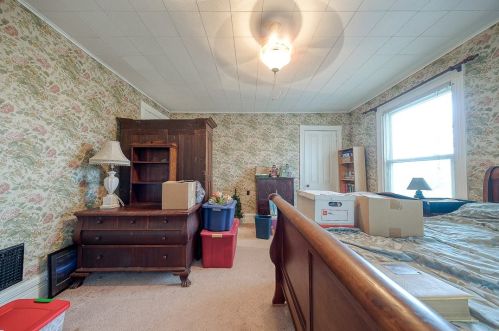 725 10th Ave, Whitaker PA  15120-1922 exterior