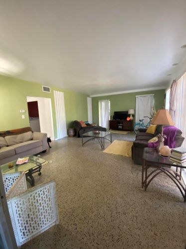 1210 10th St, Fort Pierce, FL 34950-9333