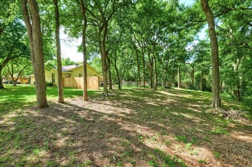 1200 Avenue, Webberville TX  78621 exterior