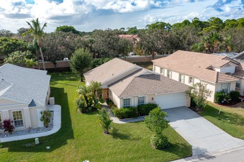 449 Talquin Ln, Fort Pierce, FL 34986-2063