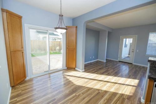 4237 Ivory Ln, Turlock CA  95382-7430 exterior