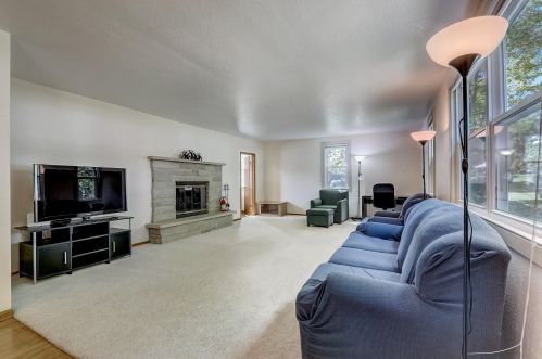 7762 Sherman Blvd, Milwaukee, WI 53209-1704