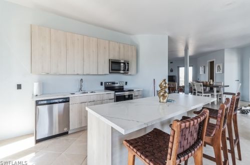 4150 Dingman Dr, Sanibel FL 33957-5107 exterior