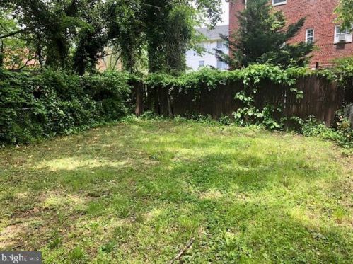610 Darrington St, Washington, DC 20032-3534