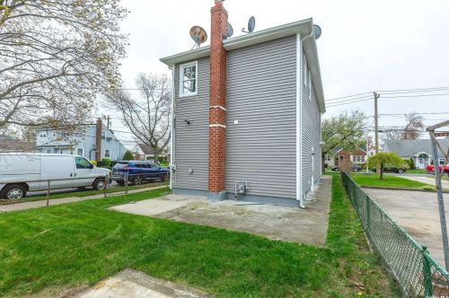 34 5th Ave, New Hyde Park NY  11040-5004 exterior