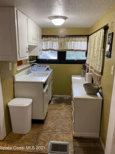 3378 Kyzer St, Mims FL  32754-3866 exterior