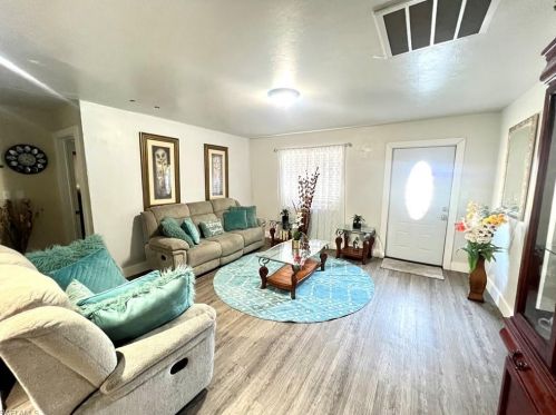 5205 Caldwell St, Naples, FL 34113-8753