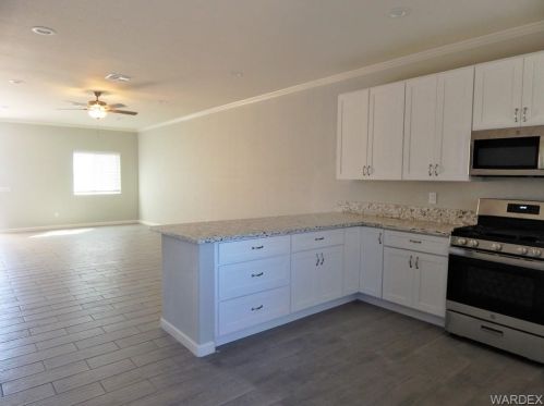 9923 Needles Dr, Mohave Valley, AZ 86440-9424