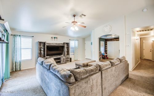 4057 Summer Ct, Gilbert AZ  85297-6602 exterior