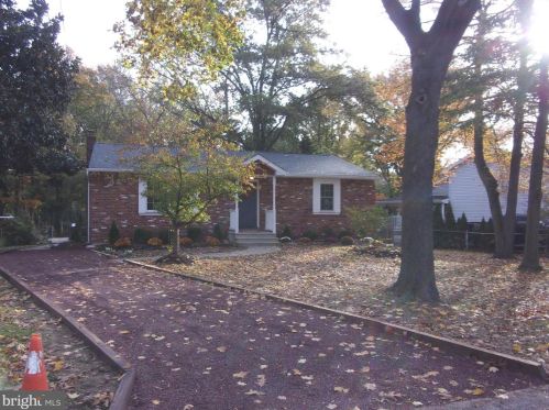 262 Sunset Rd, Barrington, NJ 08007-1439