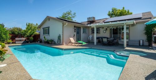 754 Tulare, Vacaville CA  95687-6250 exterior