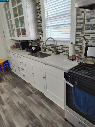474 12th St, West Pittsburg, CA 94565-2604