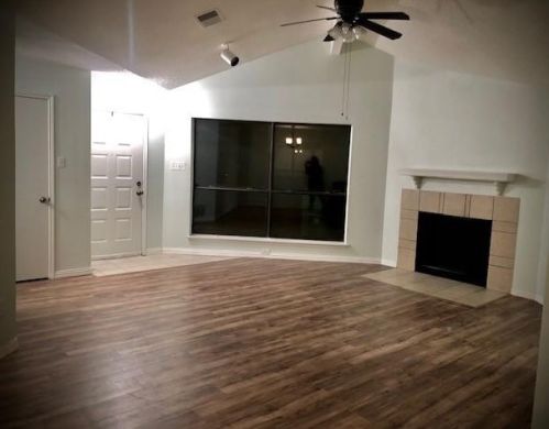 9925 Plainfield Dr, Fort Worth, TX 76108-3825