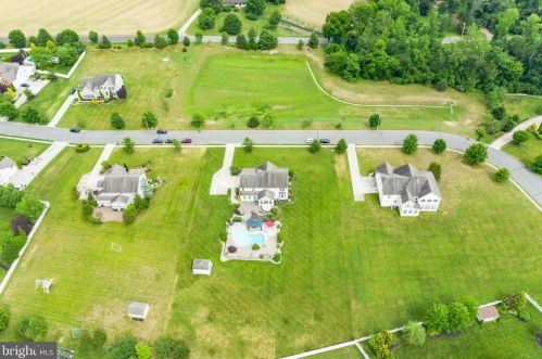 26 Kristen Ln, West Deptford NJ  08051-1672 exterior