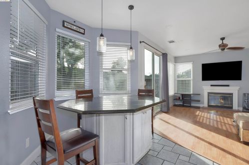 1743 Fairhaven Ct, Oakley CA  94561-3069 exterior