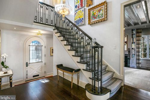 4417 Garfield St, Washington, DC 20007-1143