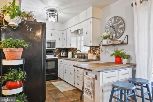 45 Ridge Loop Rd, Three Churches WV  26757-6377 exterior