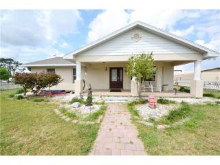 14010 Lake Yale Rd, Umatilla, FL 32784-8100