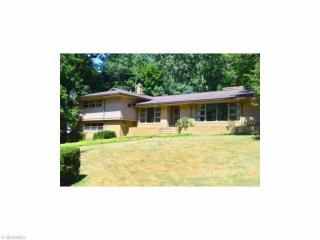 444 Bastogne Dr, Akron, OH 44303-1605