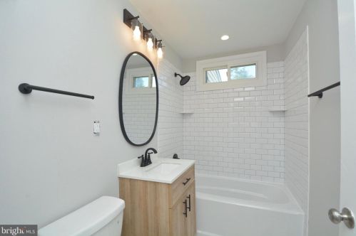 6717 Westcott Rd, Falls Church VA  22042-2717 exterior