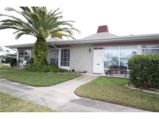 4358 Tahitian Gardens Cir, Tarpon Springs, FL 34691-3752