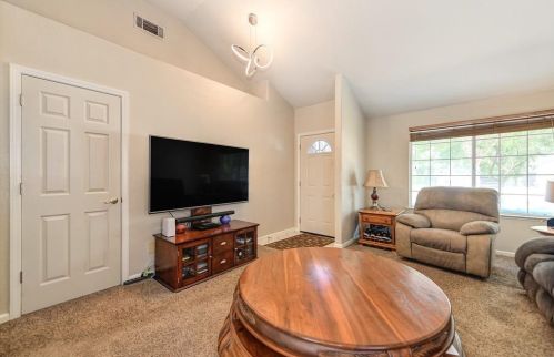 7321 Little Acorn Way, Rio Linda CA  95673-1336 exterior