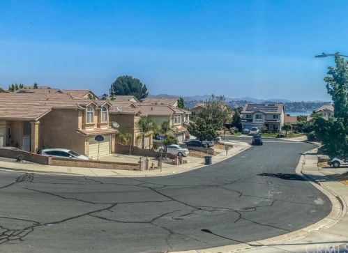 33194 Regatta Dr, Lake Elsinore, CA 92530-5672