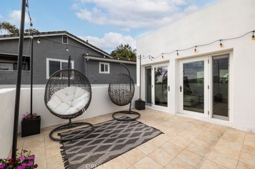 4393 Date Ave, La Mesa CA  91941-6412 exterior