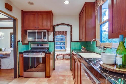 3211 Dumas St, San Diego CA 92106-1317 exterior