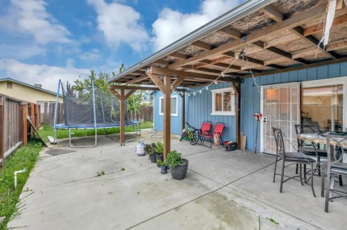 16128 Easy St, Lathrop CA  95330-9572 exterior