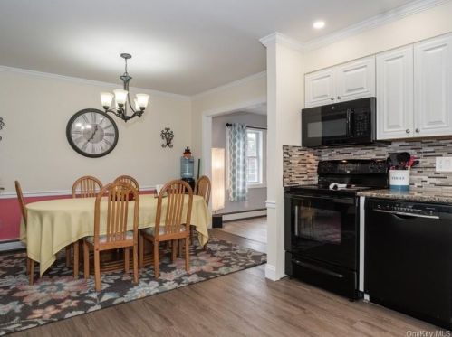 7 Crosby Ct, Fishkill NY exterior